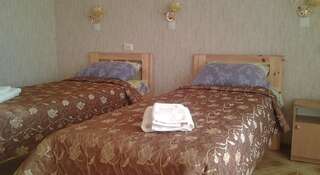 Гостиница Маленький Принц Коктебель Двухместный номер с 2 отдельными кроватями и дополнительной кроватью-2